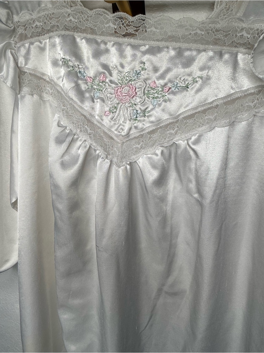 1980’s Ilise Stevens White Satin Nightgown Square Neck Lace Embroidered Size L